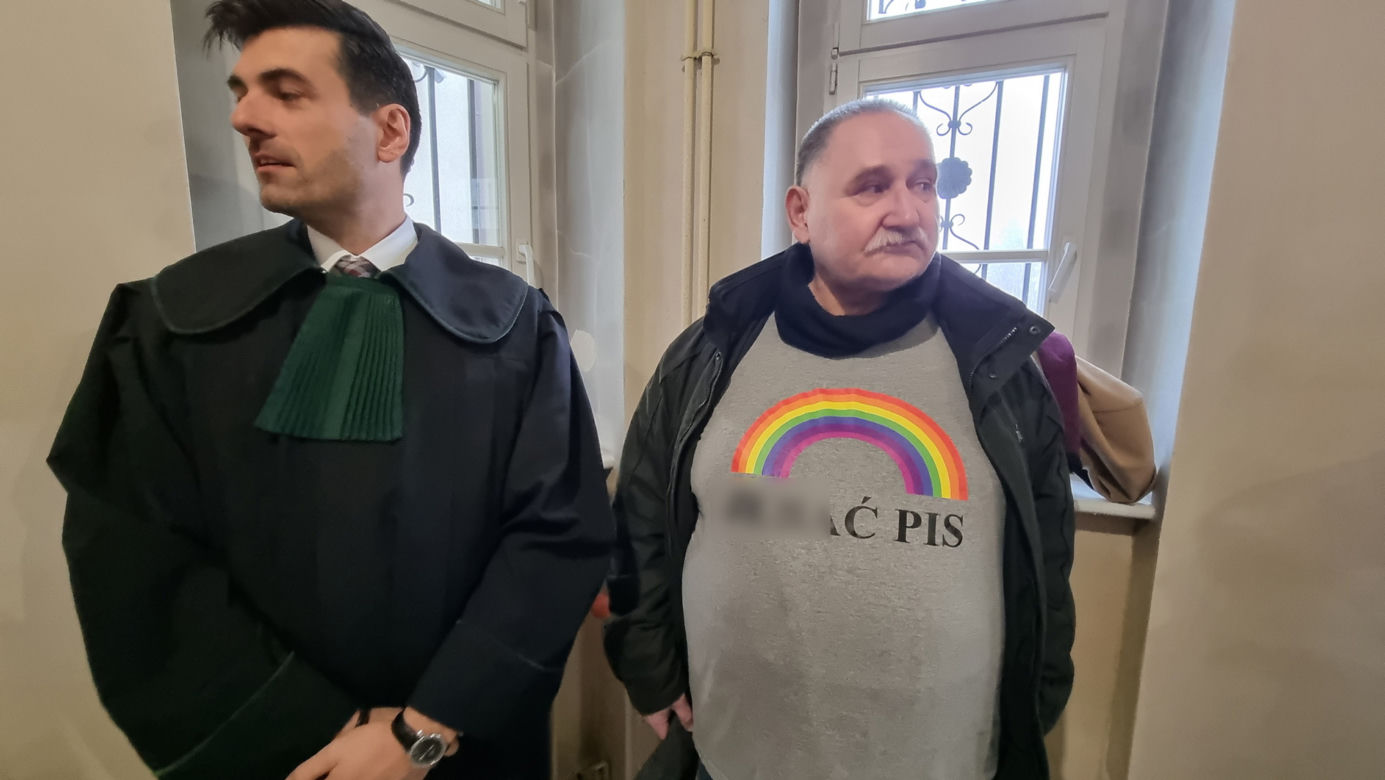 Wyrok za wulgarny napis na koszulce