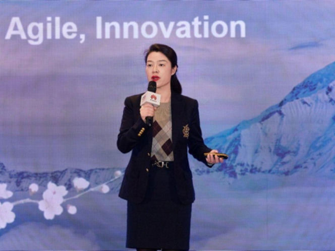 Janice Peng, dyrektorka ds. marketingu i sprzedaży rozwiązań Huawei Cloud w Europie