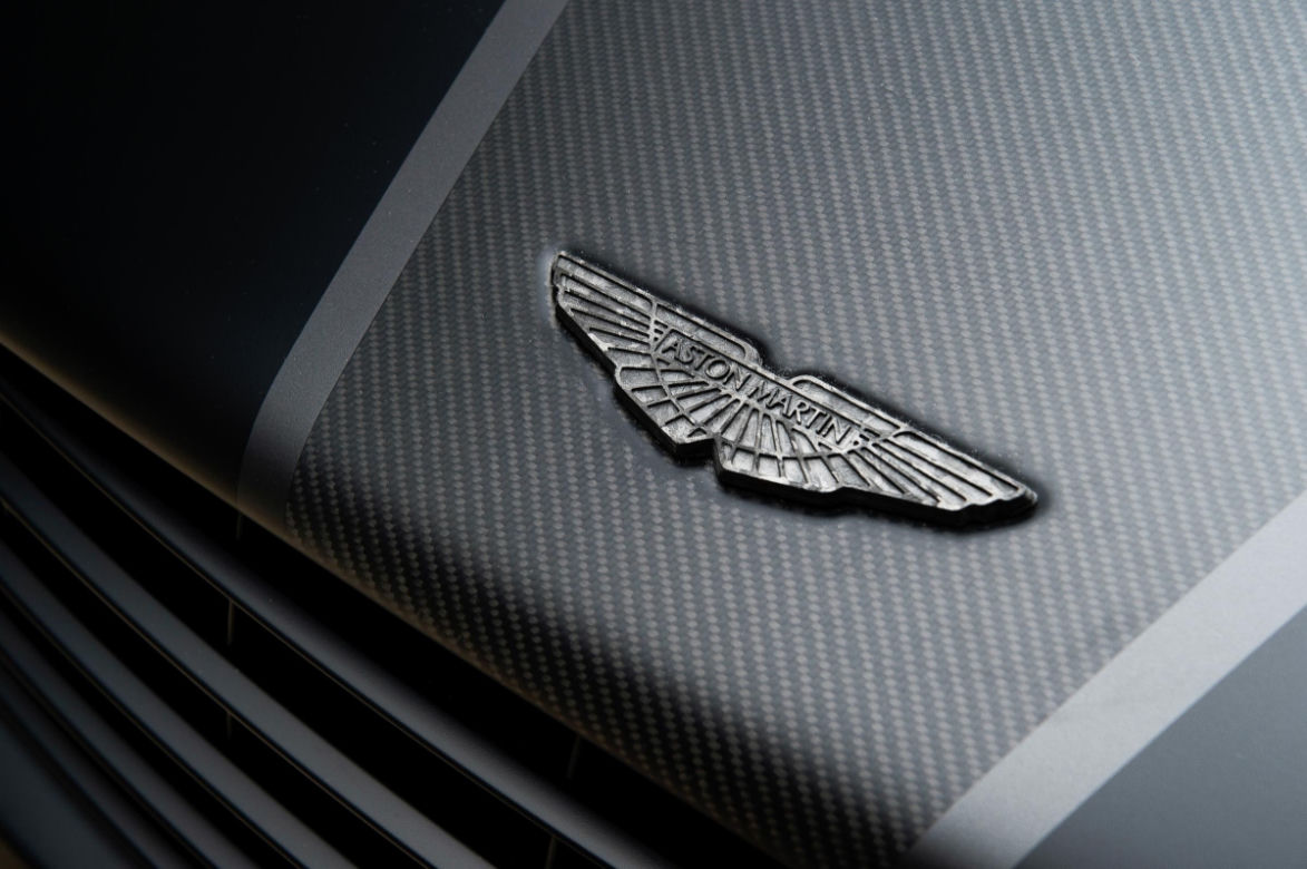Aston Martin Vanquish One of Seven
