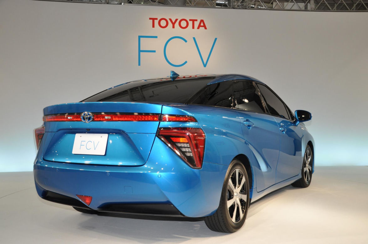 Toyota FCV 2015