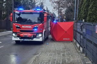 Rodzinna tragedia w Pruszkowie. Nie żyje mężczyzna wyniesiony z płonącego domu