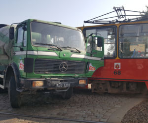 Tramwaj zderzył się z betoniarką