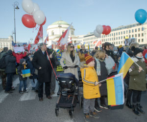 Warszawa. Manifestacja pod hasłem: Matki wołają przestańcie strzelać do dzieci!