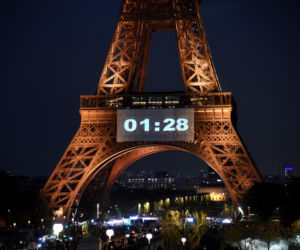 Wieża Eiffla rozbłysła na powrót Celine Dion