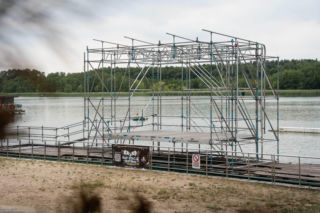 Budowa sceny na Rap Stacja Festival