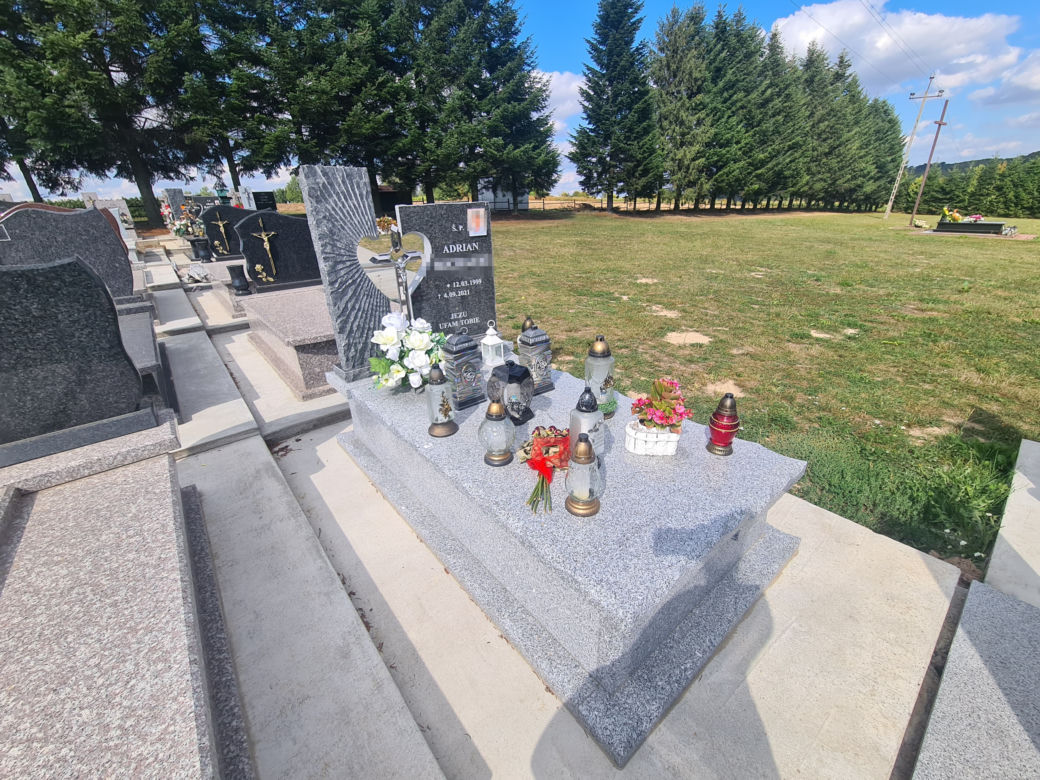Adrian miał tylko 22 lata. Zginął w wypadku motocyklowym w Pantalowicach [GALERIA]