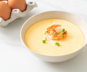 Chińczycy robią jajka zupełnie inaczej. Efekt? Jedwab na łyżce