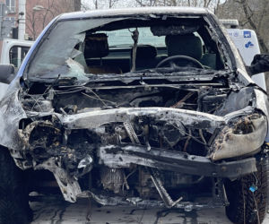 Wypadek samochodowy na Kamionku. Auto stanęło w płomieniach