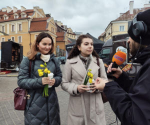 ESKA Lublin rozdawała żonkile na wiosnę