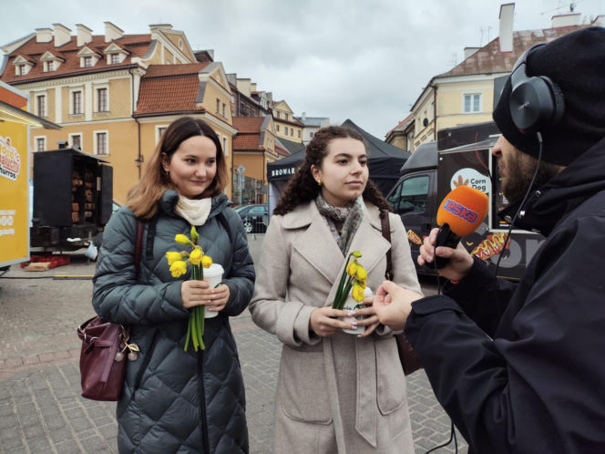 ESKA Lublin rozdawała żonkile na wiosnę