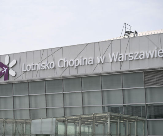 Marznący deszcz paraliżuje lotniska! Opóźnienia lotów w Warszawie i Modlinie