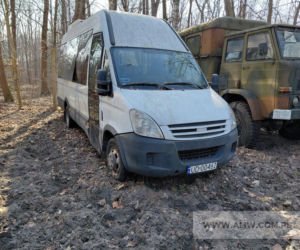 Nowe przetargi Agencji Mienia Wojskowego. Do zgarnięcia Honker, autobus, a nawet karetka!