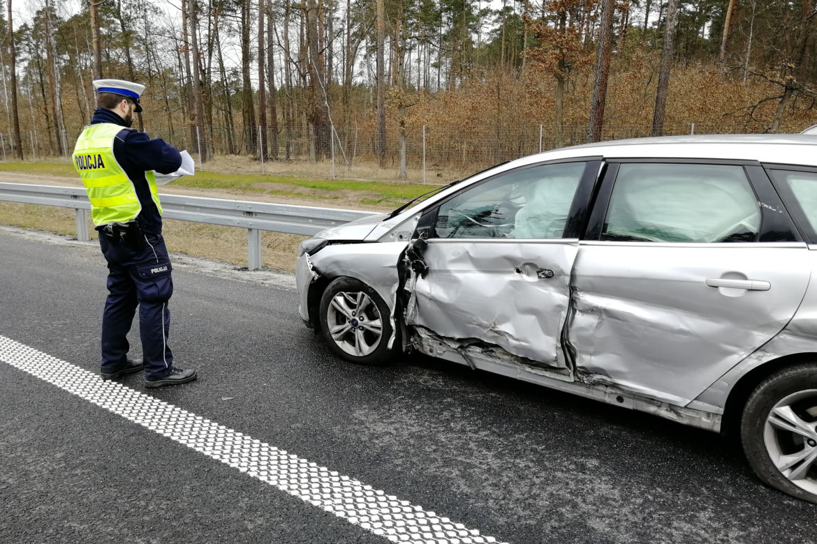 Koszmarny wypadek w powiecie świeckim. Kierowca i dwie pasażerki nie żyją