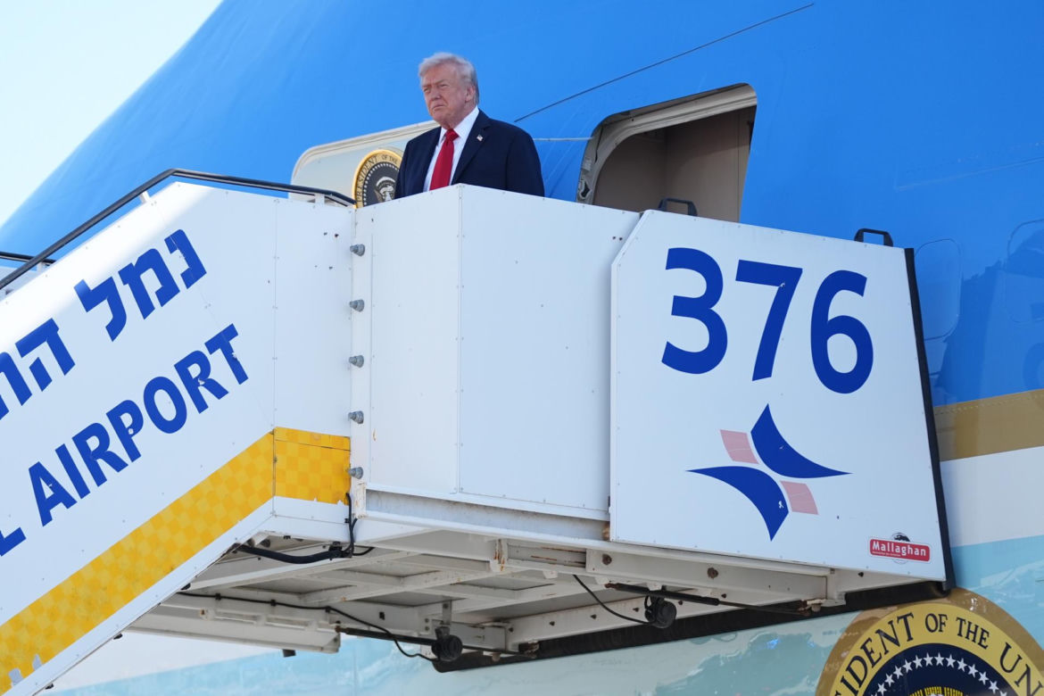 Trump w Tel Awiwie. Hamas wypuszcza kolejnych zakładników