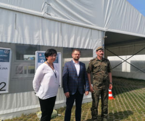 Punkt wymazów drive thru na Dębowej kończy swoją prace