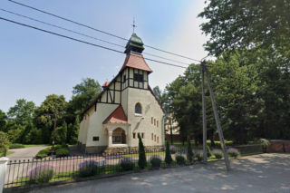 Najpiękniejsza wieś na Dolnym Śląsku wygląda jak kurort. Piaszczysta plaża to hit!
