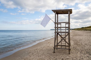 Sinice Ustronie Morskie. Czy w Ustroniu Morskim można się kąpać 31.08? Flaga, warunki pogodowe