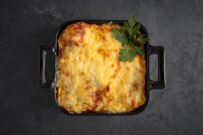 Zapomnij o kanapkach! Ta śniadaniowa lasagne zmieni twoje poranki
