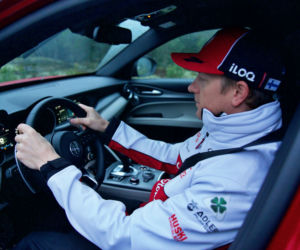 Kimi Raikkonen jeździ Alfą Romeo Stelvio