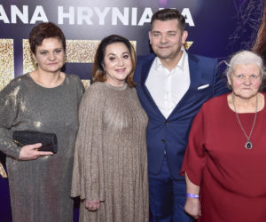 Zenek Martyniuk nie spuszcza mamy z oka 