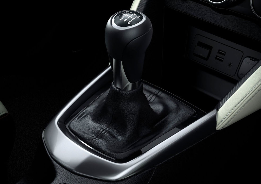 2015 nowa Mazda 2