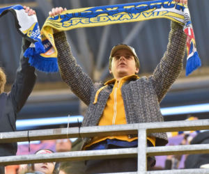 PRES Grupa Dewloperska Toruń - Abramczyk Polonia Bydgoszcz, zdjęcia kibiców i zawodników z pożegnania Adriana Miedzińskiego