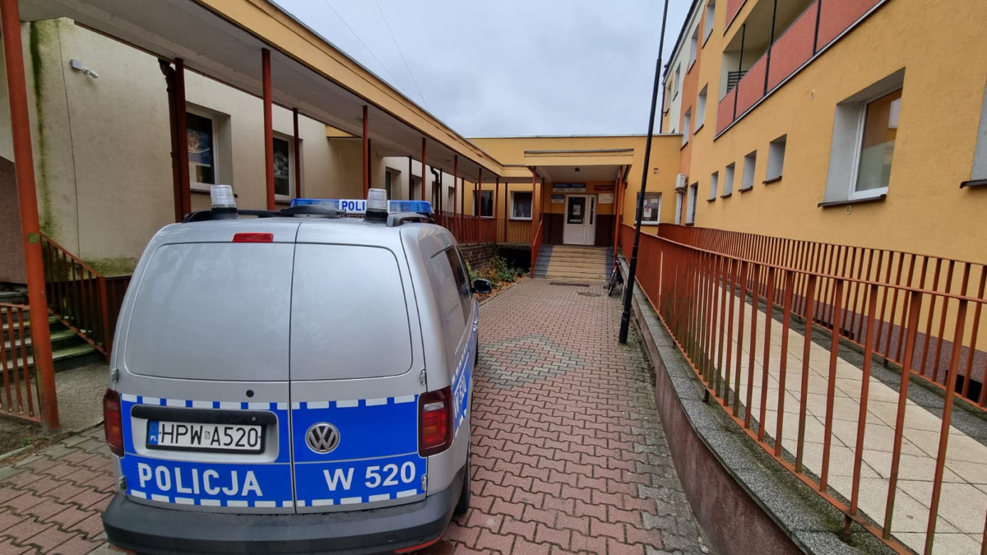 Fałszywe "trojaczki". Ośrodek Pomocy Społecznej w Golczewie odniósł się do sprawy