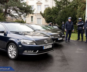 12 nieoznakowanych Volkswagenów Passatów dla policji