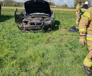 Dachowanie BMW w Mostowie w powiecie łosickim