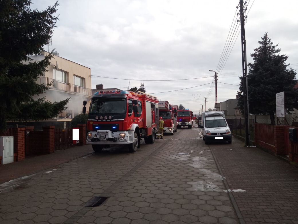 Pożar domu na Szymanowskiego w Lesznie. Możliwe, że od świeczki 