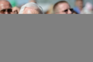 Opinie w Super Expressie. Leszek Miller: Jesienne róże