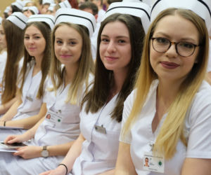 Białystok. Czepkowanie pielęgniarek i położnych
