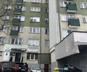 Seniorka przechytrzyła oszustów. Zamiast pieniędzy wyrzuciła książki