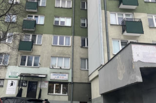 Seniorka przechytrzyła oszustów. Zamiast pieniędzy wyrzuciła książki