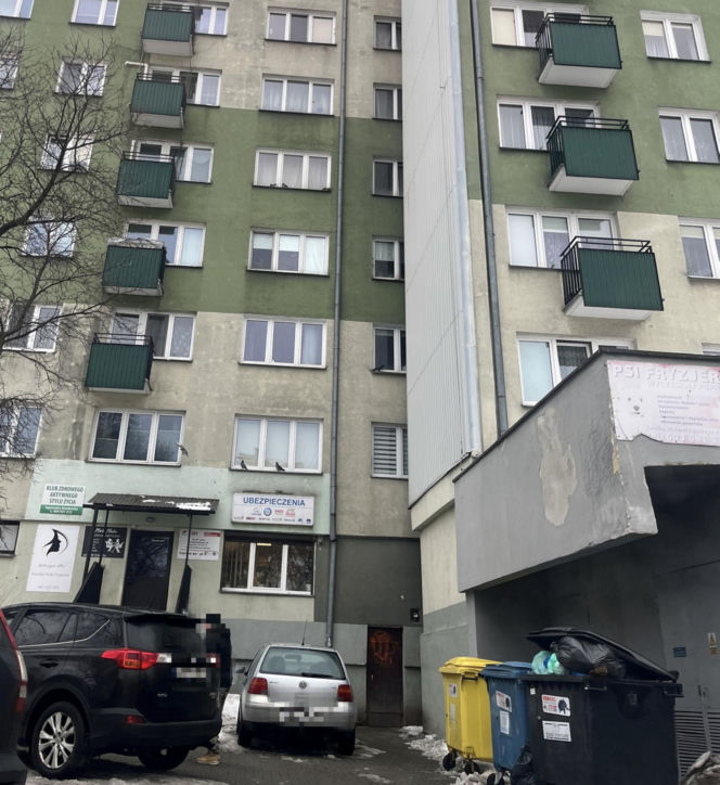 Seniorka przechytrzyła oszustów. Zamiast pieniędzy wyrzuciła książki