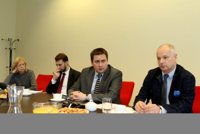 Debata na temat fizjoterapii