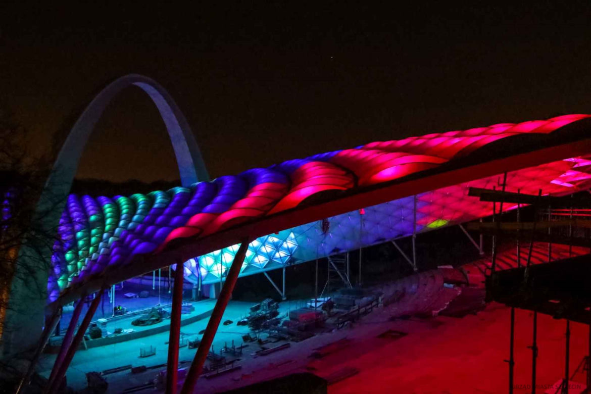 Spektakularna iluminacja Teatru Letniego w Szczecinie