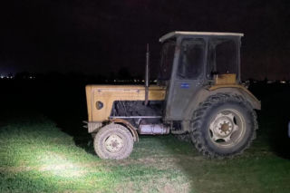 Pijany kierowca ciągnika rolniczego próbował rozjechać policjanta