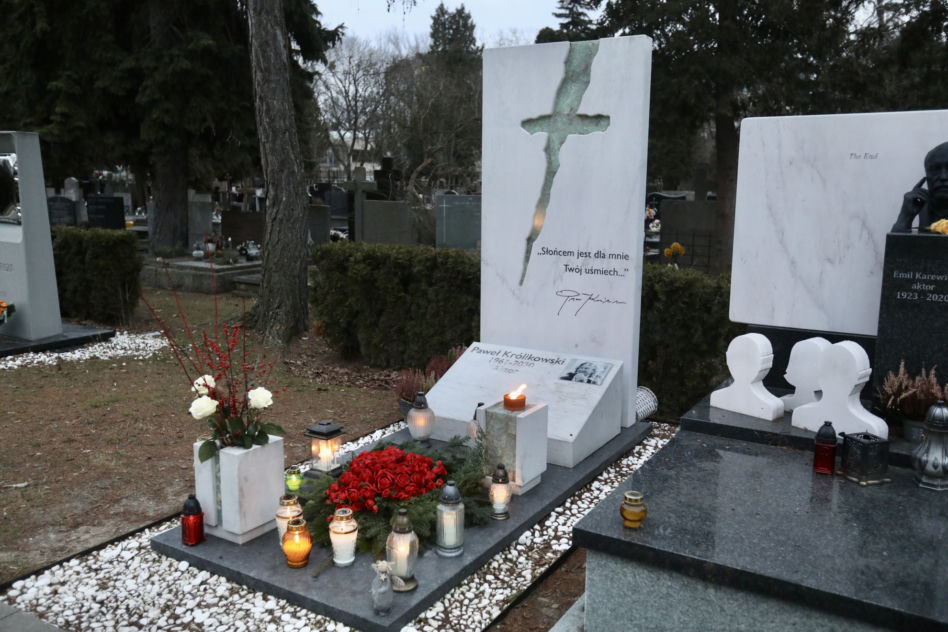 Tak wygląda grób Pawła Królikowskiego w 3. rocznicę śmierci aktora