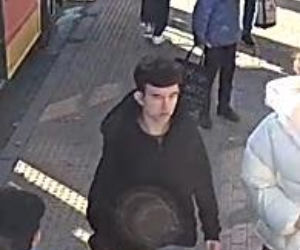 Pobił nastolatkę, bo miał chętkę na jej czapkę. Szokujące zdarzenia. Policja z Bielska-Białej szuka sprawcy