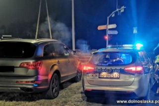 Jechał potężnym Audi z promilami. Syreny i światła nie wystarczyły, by się zatrzymał
