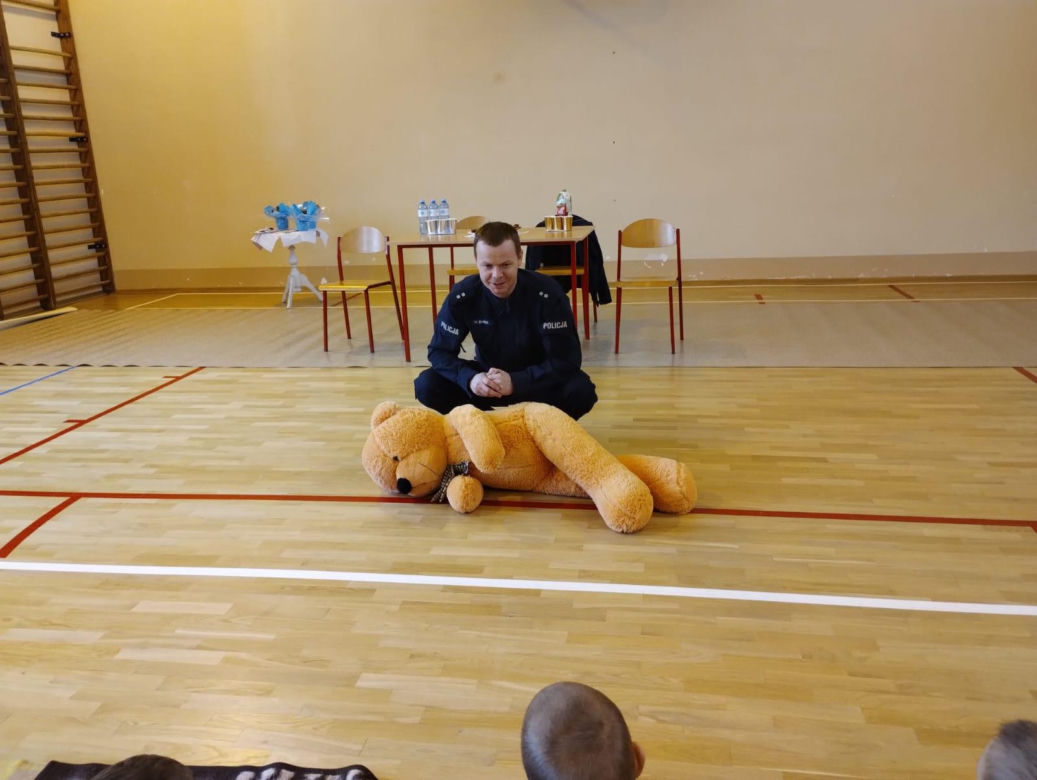 Przedszkolaki i policja