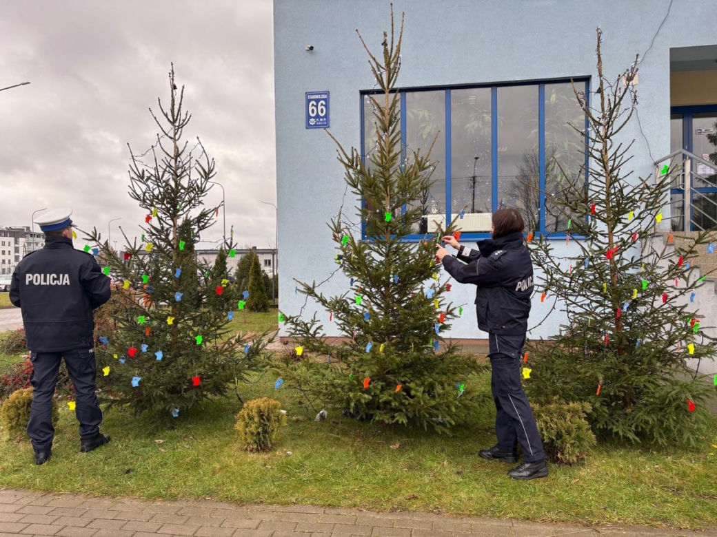 Odblask za bombkę. Świąteczna akcja siedleckiej policji