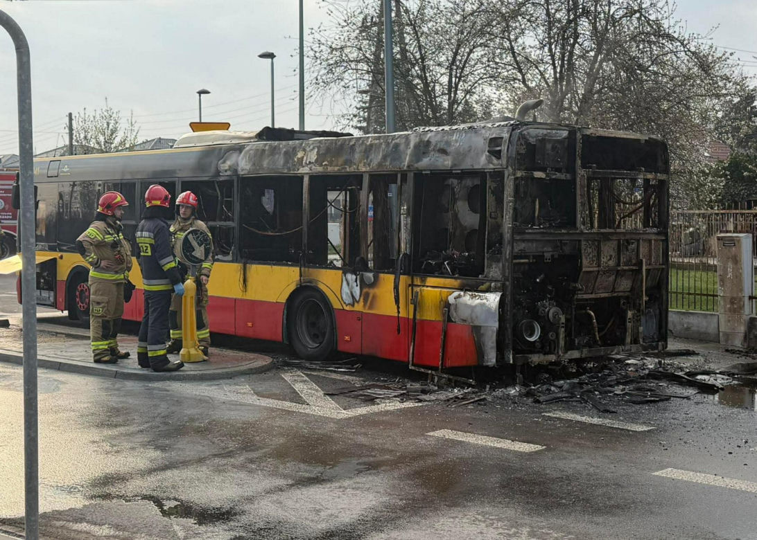 Pożar autobusu Miejskiego na Wawrze