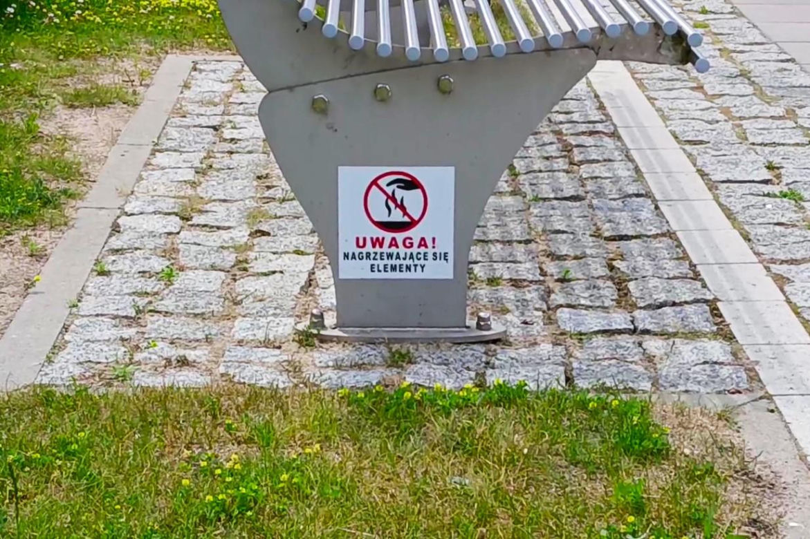 Z ławek na kąpielisku Dąbie śmieje się cała Polska