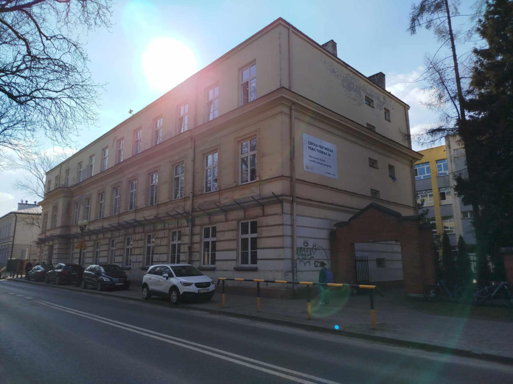 Miasto Siedlce pozyskało 100% dofinansowania kosztów kwalifikowanych na realizację zadania pn. „Termomodernizacja budynków oświatowych na terenie miasta Siedlce”.