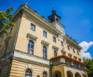 Ostrów. Remont ratusza na start!