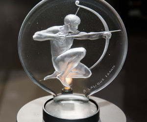 Art deco – figurka łucznika, szkło Lalique'a