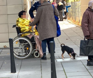 Wielki ogień w bloku na Kobielskiej na Pradze