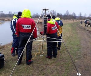 Lubelskie: TRAGICZNY finał poszukiwań 45-latka. Wyłowili ciało z Krzny [ZDJĘCIA]